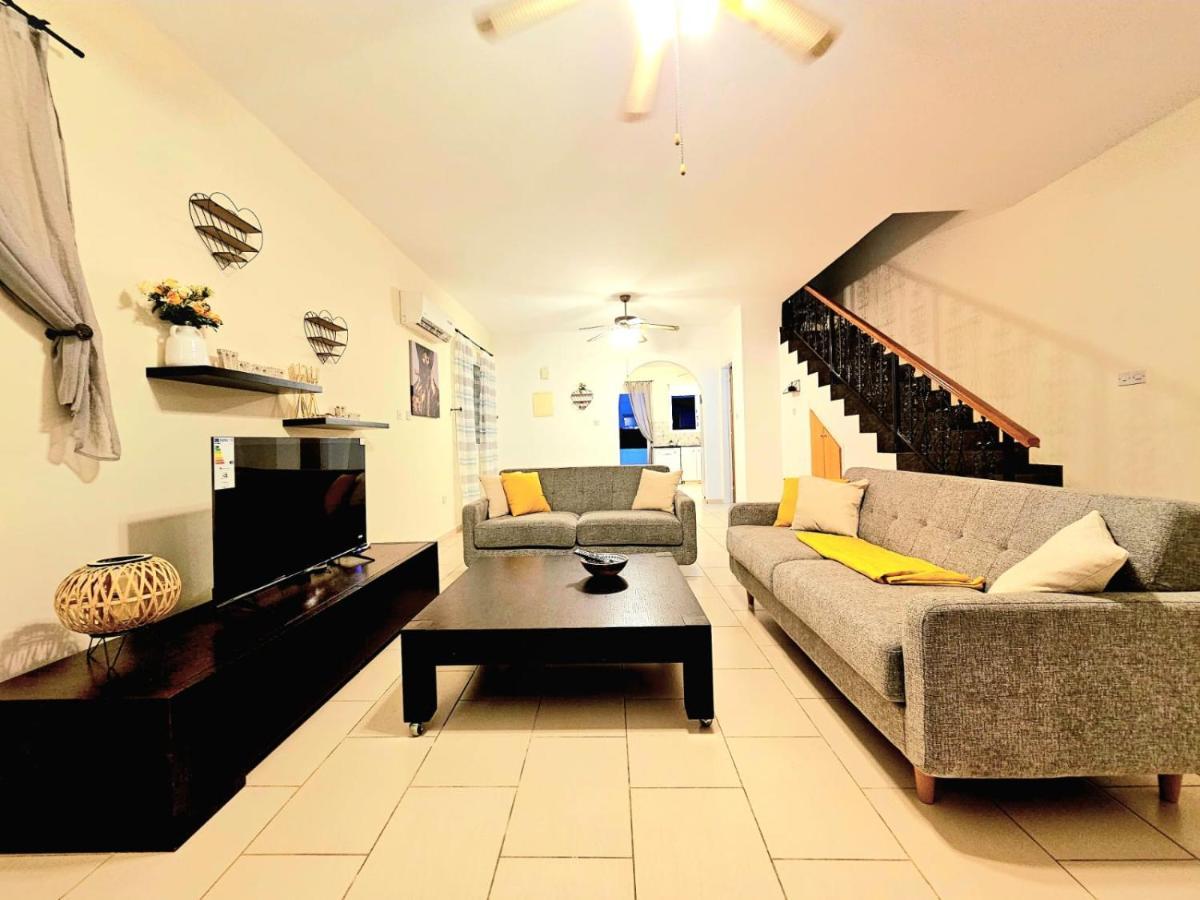 Spacious Villa With Private Pool Πάφος Εξωτερικό φωτογραφία