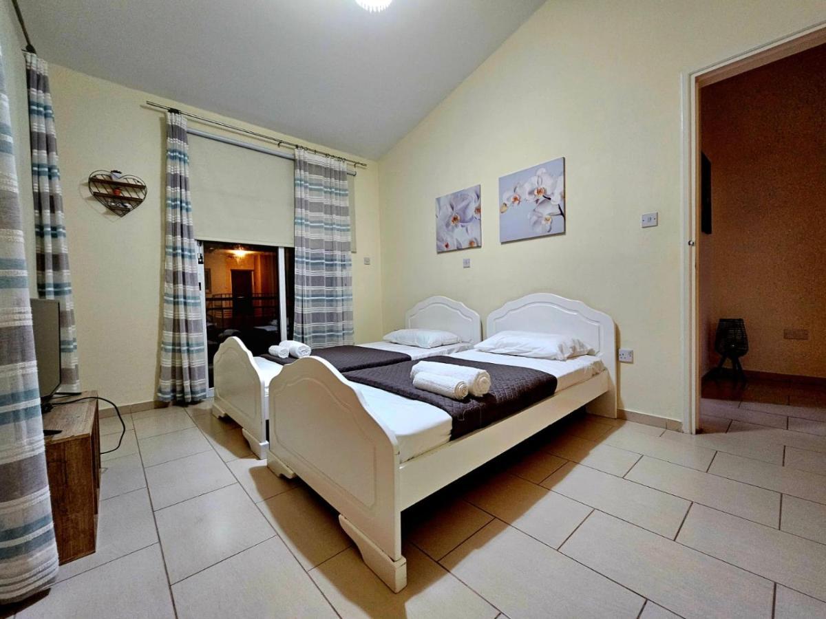 Spacious Villa With Private Pool Πάφος Εξωτερικό φωτογραφία