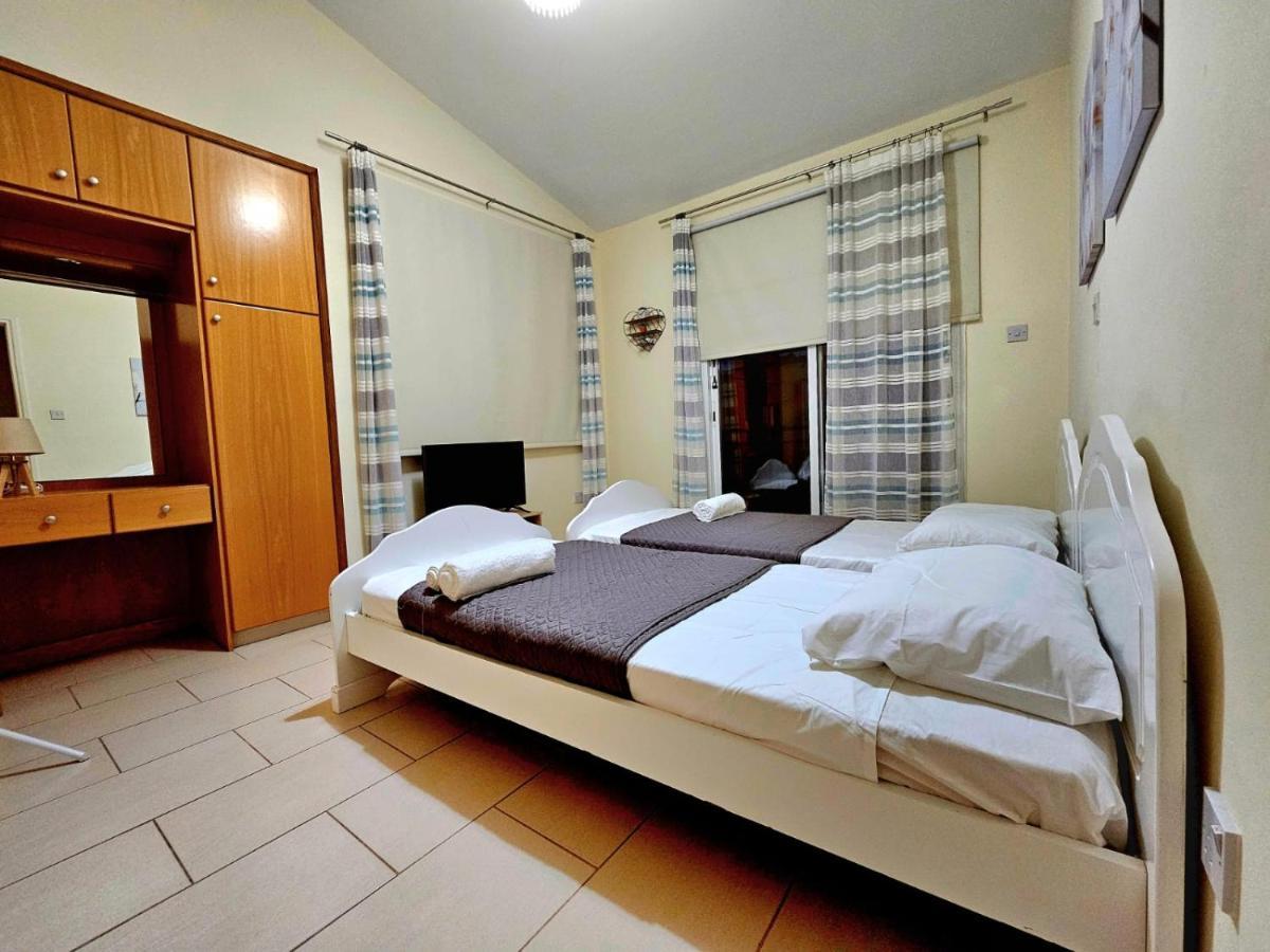 Spacious Villa With Private Pool Πάφος Εξωτερικό φωτογραφία